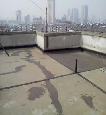湖州市漏水维修 楼顶漏水是什么原因，楼顶漏水维修方法是什么?